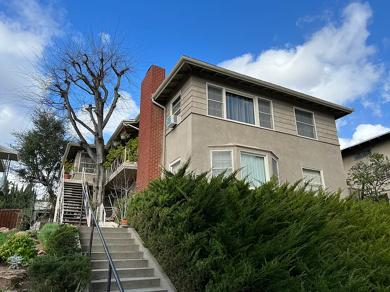 1216 Huntington Dr #D — Photo 1