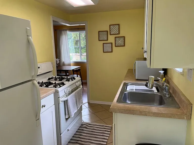 1350 Prospect Dr — Photo 11