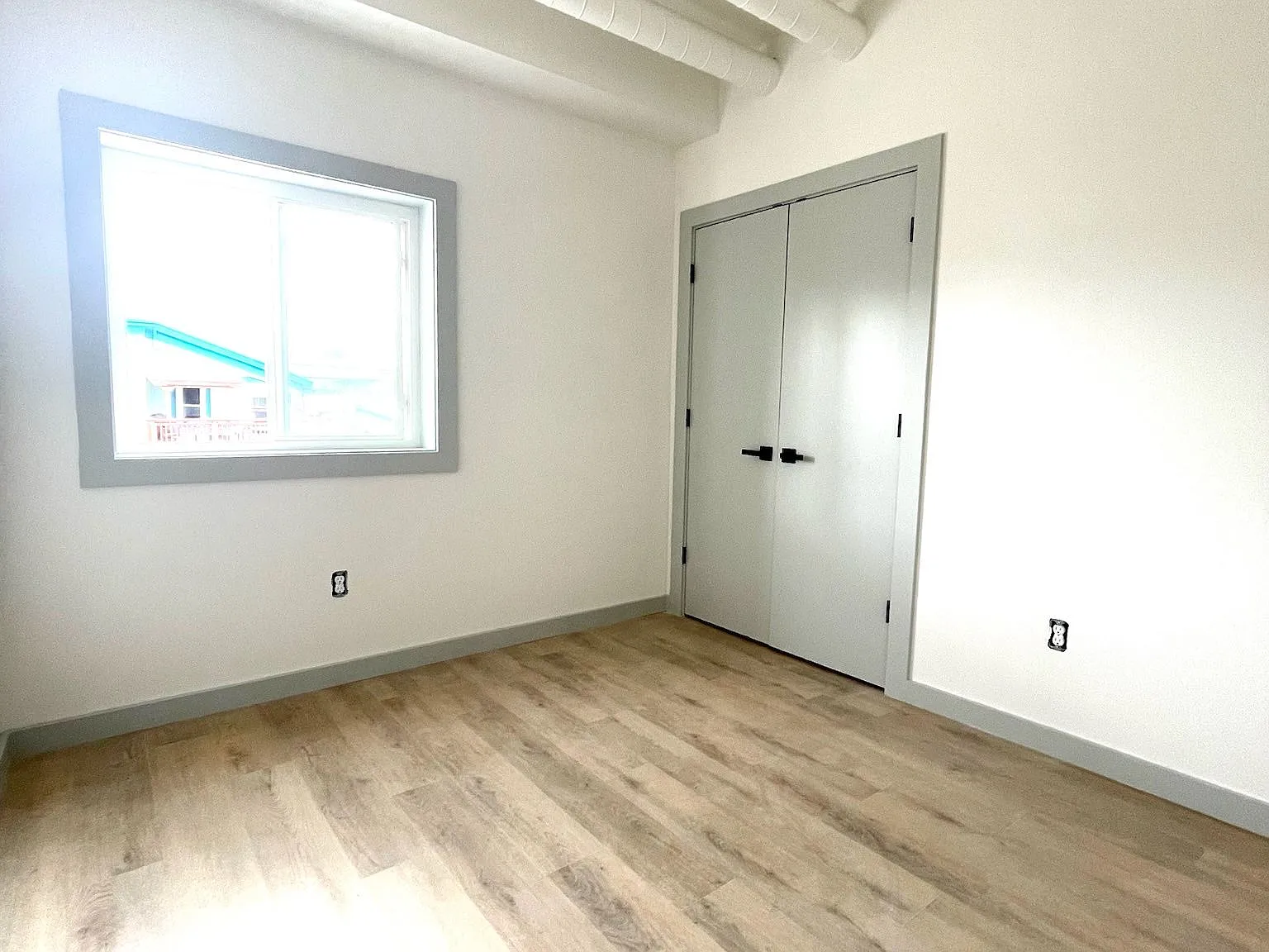 2 bed, 2.0 bath, 1035 sqft, $1,900 — Photo 3