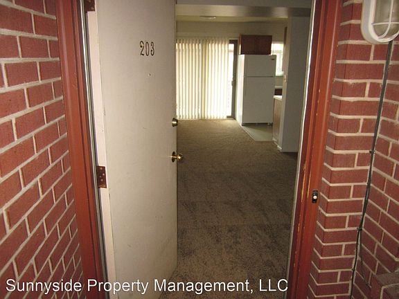 5th image of 2845 Broadway St APT 203