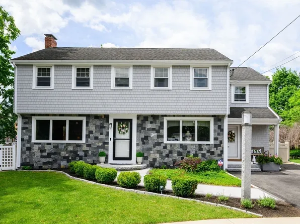 45 Foster Ln, Milton, MA 02186