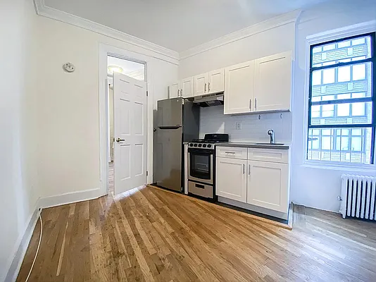 Rented by City Connections Realty | media 10