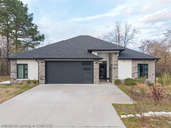 5625 Plum St, Fort Smith, AR 72904