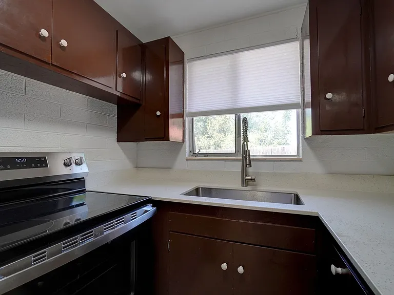 1024 E 600 S — Photo 11