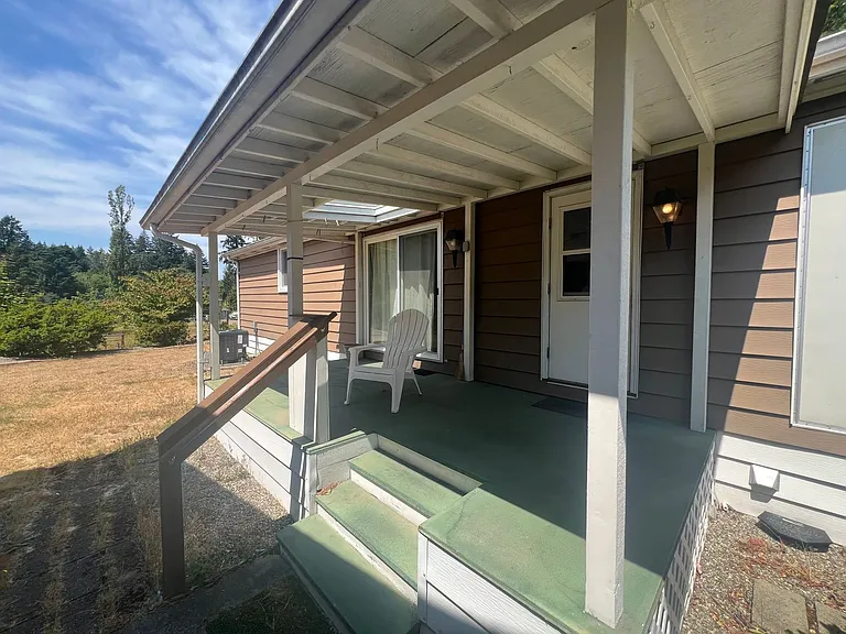 1052 SE Deep Lake Rd — Photo 4