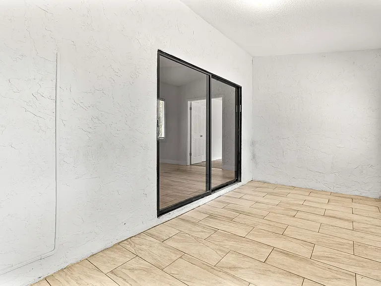 1500 Walnut St — Photo 7