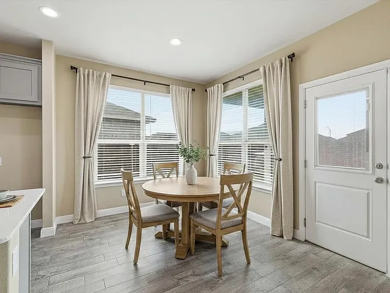 704 Wilmott Ter — Photo 15