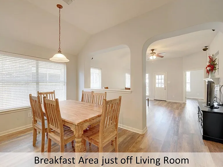 2605 Salorn Way — Photo 15