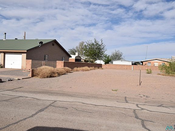 4th image of S Las Cruces St