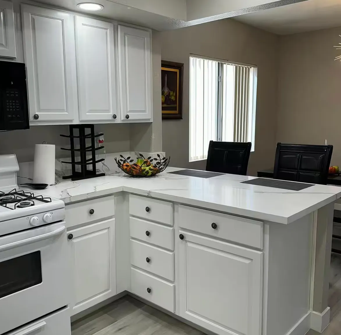 4 bed, 2000 sqft, $2,555 — Photo 2