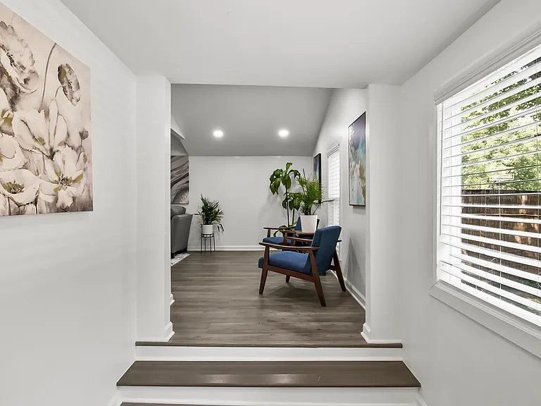 1135 Hillcrest Dr SE — Photo 24