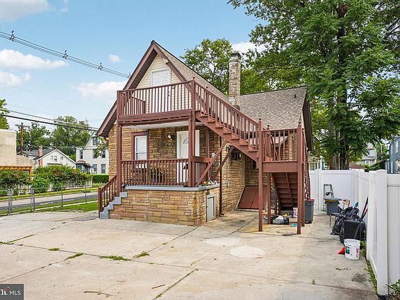3rd image of 2203 42nd St