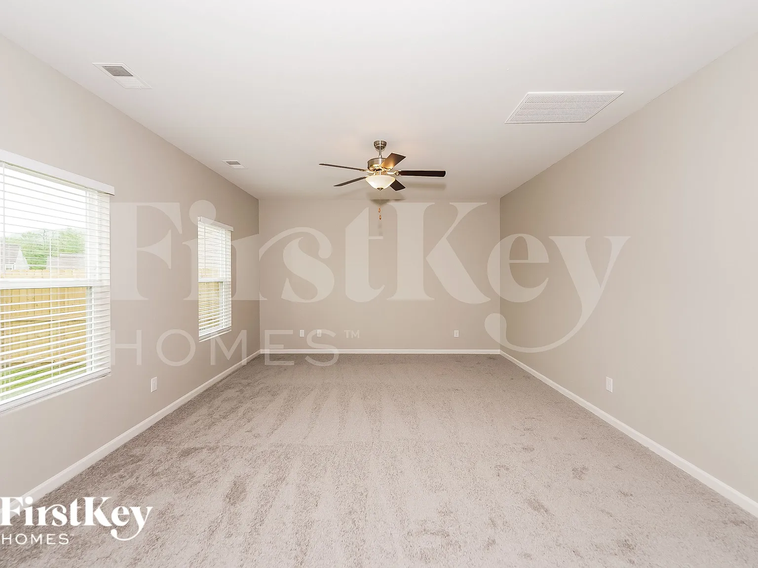 4 bed, 2.5 bath, 1889 sqft, $1,900 — Photo 3