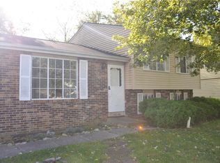 5329 Lobo Dr, Indianapolis, IN 46237