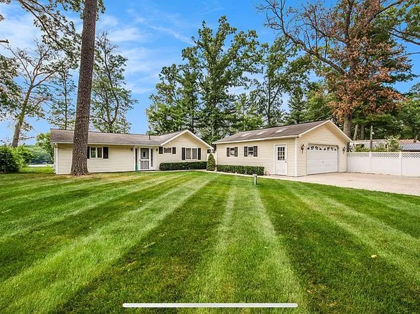 5413 S Front St, Newaygo, MI 49337