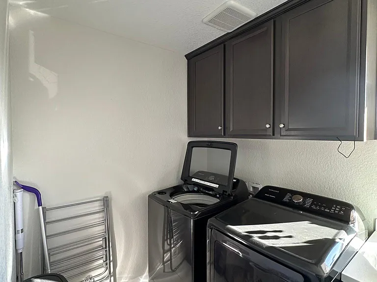 524 W 174th Pl — Photo 16