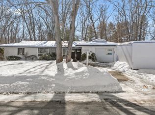 11 Scott Dr, Peabody, MA 01960