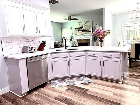 5th image of 2210 Lily Valley Dr