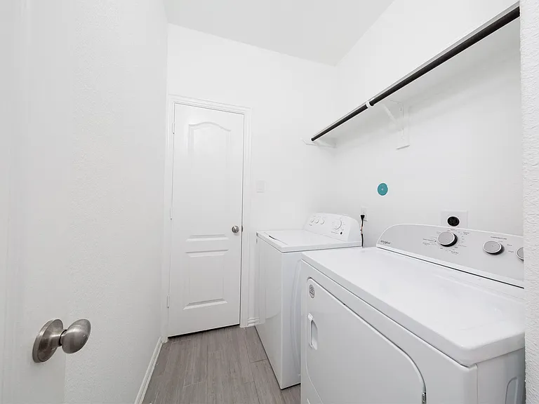 31206 Whitfield Ct — Photo 13