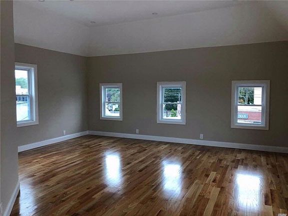 3rd image of 350 Hempstead Ave Unit A