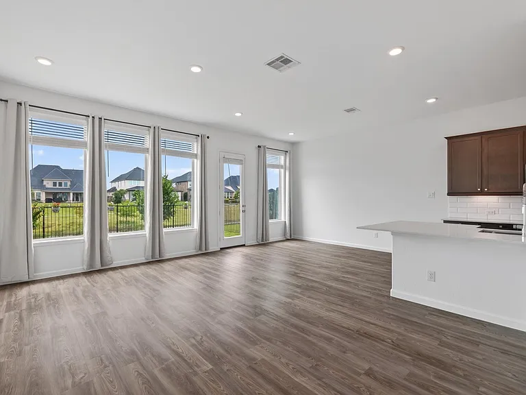 5634 Amber Brook Ln — Photo 8