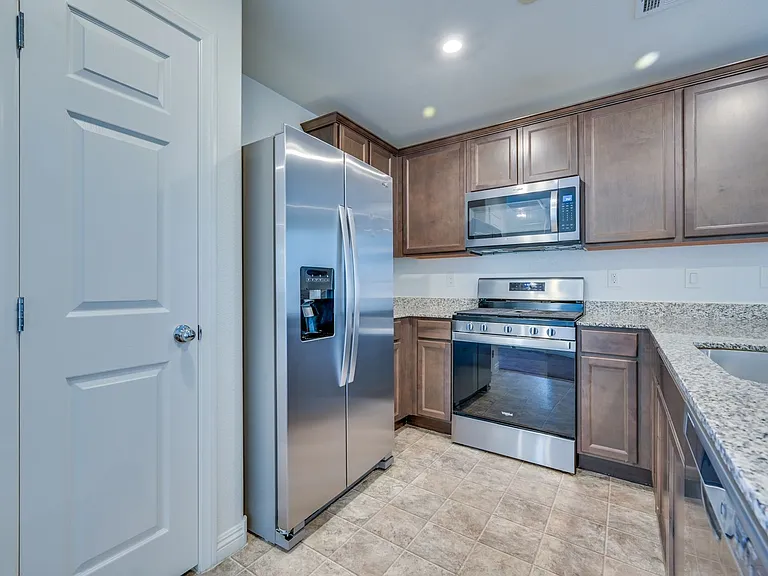 5202 Dubris Dr — Photo 23