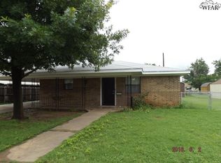 408 S Pecan St, Henrietta, TX 76365