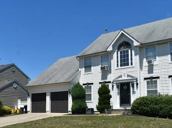 63 Easton Dr, Sicklerville, NJ 08081