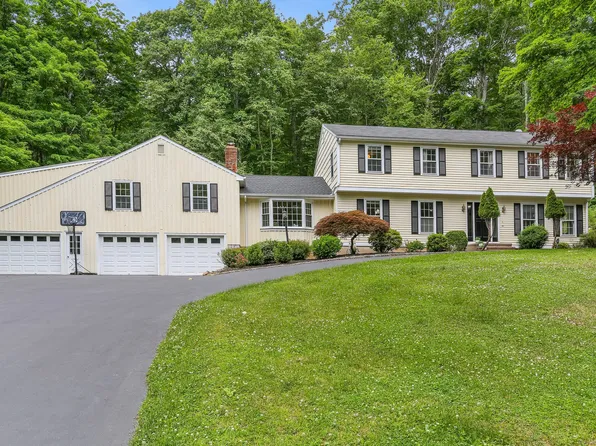 95 Deerfield Drive, Easton, CT 06612