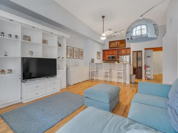 518 Gregory Avenue image 1 of 42