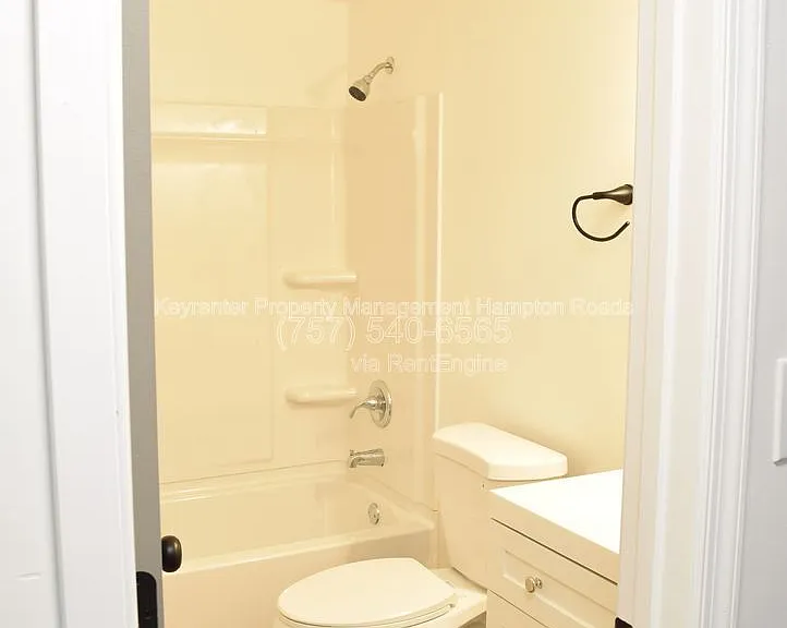 6249 Alexander St #E — Photo 7