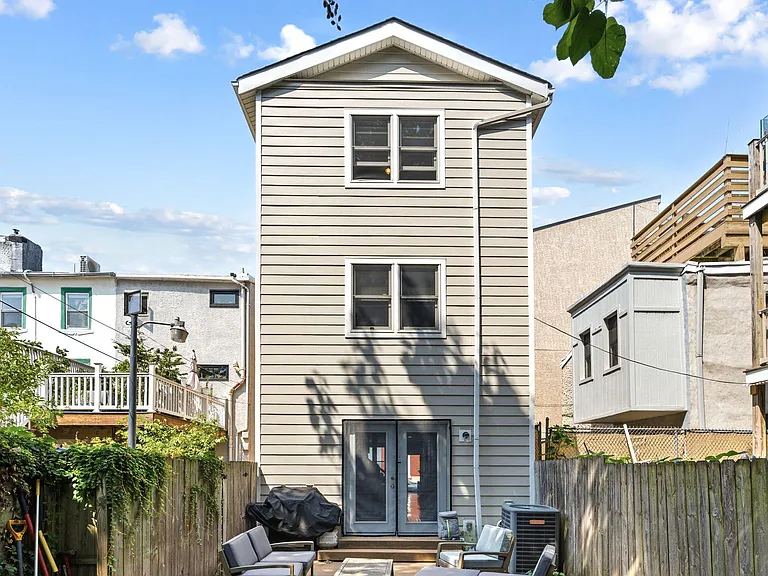 208 W Wildey St — Photo 30