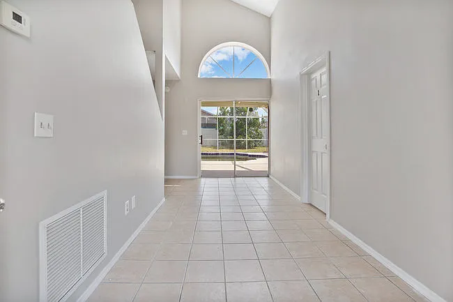 1 bed, 2.5 bath, 1600 sqft, $871 — Photo 2