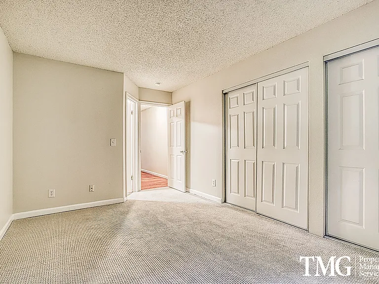 Montclair Apartments — Photo 13