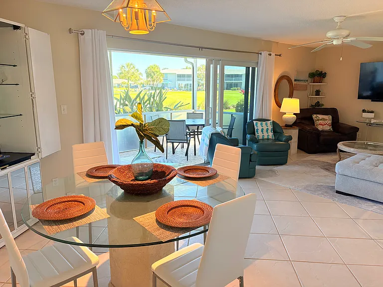 269 Palm Dr #3 — Photo 21