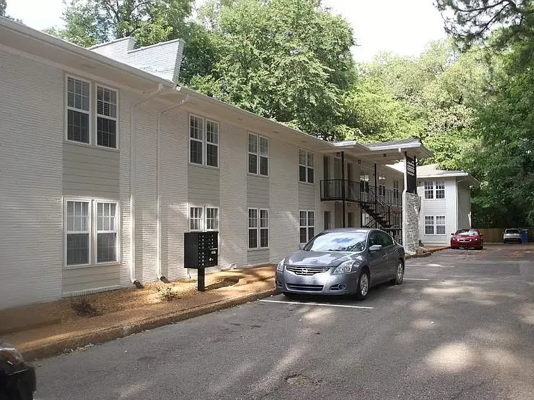 216 N Hollywood St #4 — Photo 2