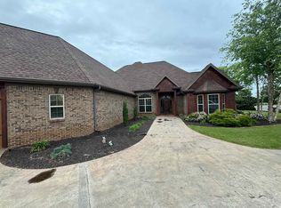 102 Grand Haven Dr, Tuscumbia, AL 35674