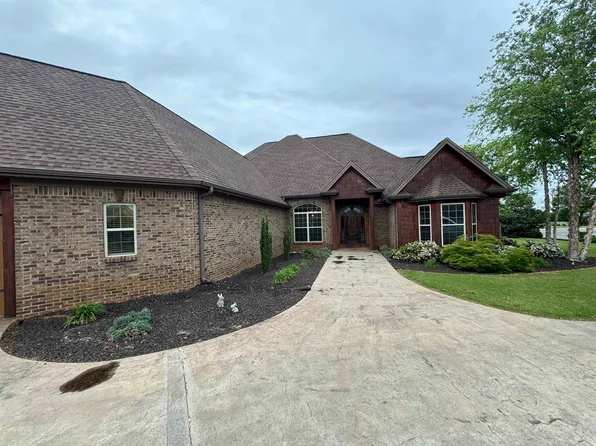 102 Grand Haven Dr, Tuscumbia, AL 35674