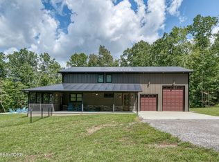 1532 E Overlook Rd, Monterey, TN 38574