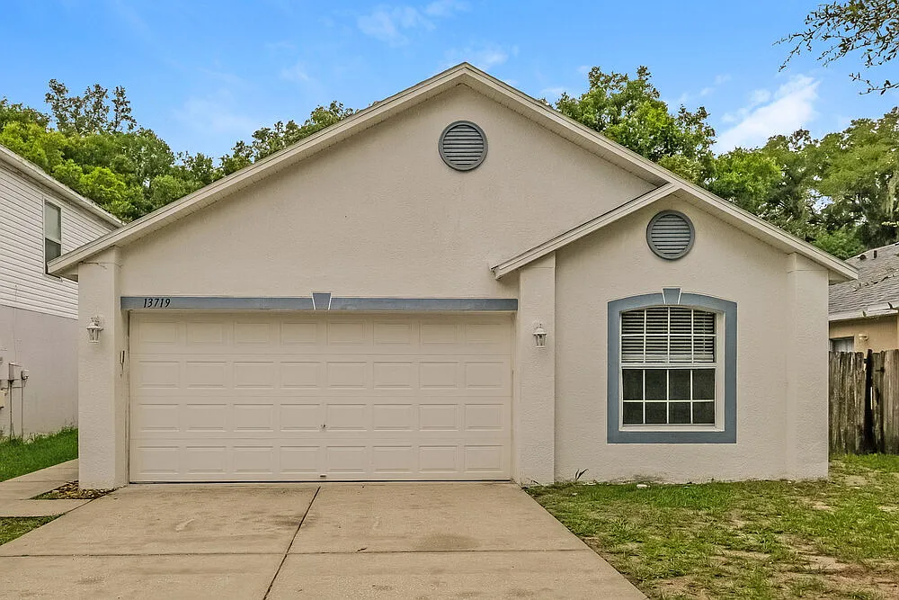 3 bed, 2.0 bath, 1292 sqft, $2,240 — Photo 1