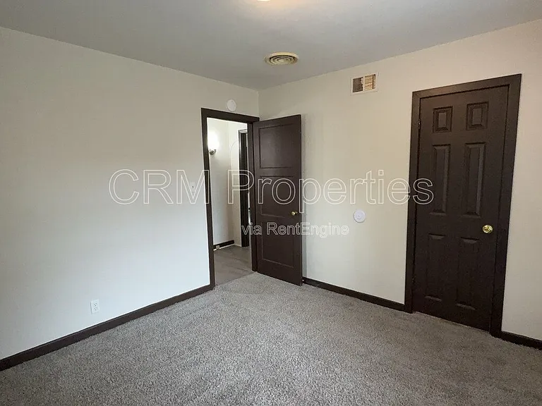 112 N Green St — Photo 11