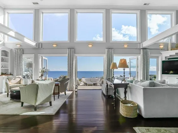 84 Shore Dr, Plymouth, MA 02360