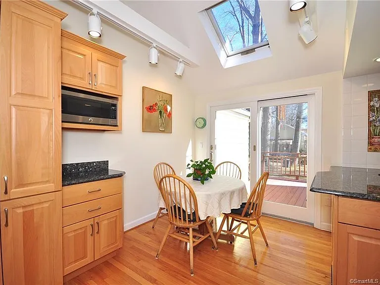 42 Seneca Rd — Photo 6