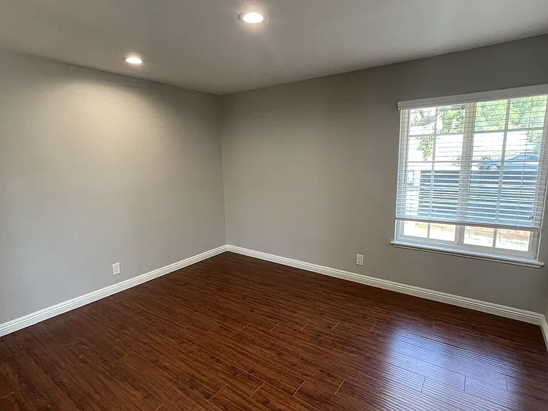 19106 Merion Dr — Photo 14