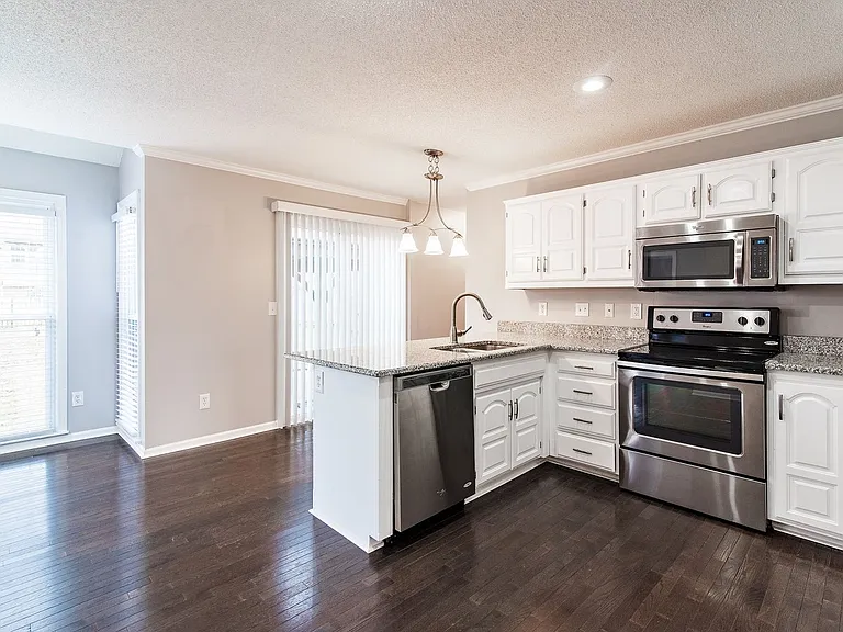 15704 Outlook St — Photo 15
