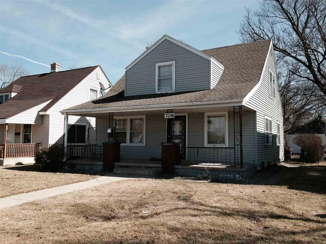 706 N Olive St photo 1