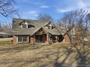 1032 S Cimarron St, Catoosa, OK 74015