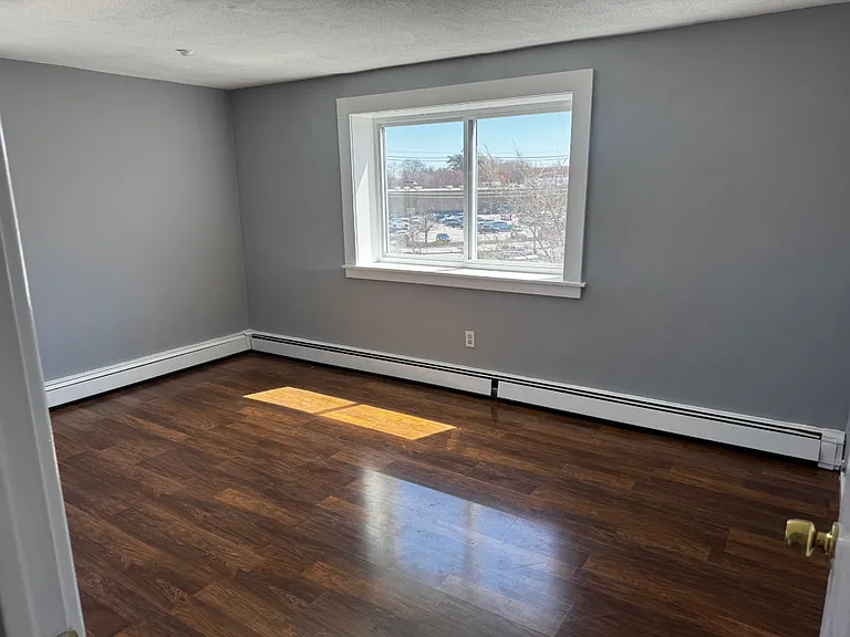 215 Winter St #4N — Photo 13
