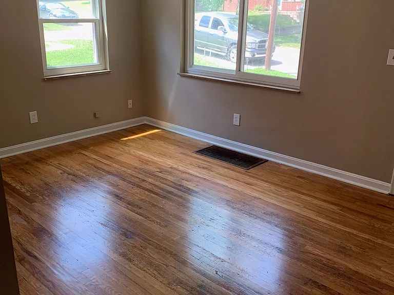 2180 Townhill Dr — Photo 5