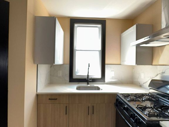 2nd image of 281-283 Monticello Ave #1